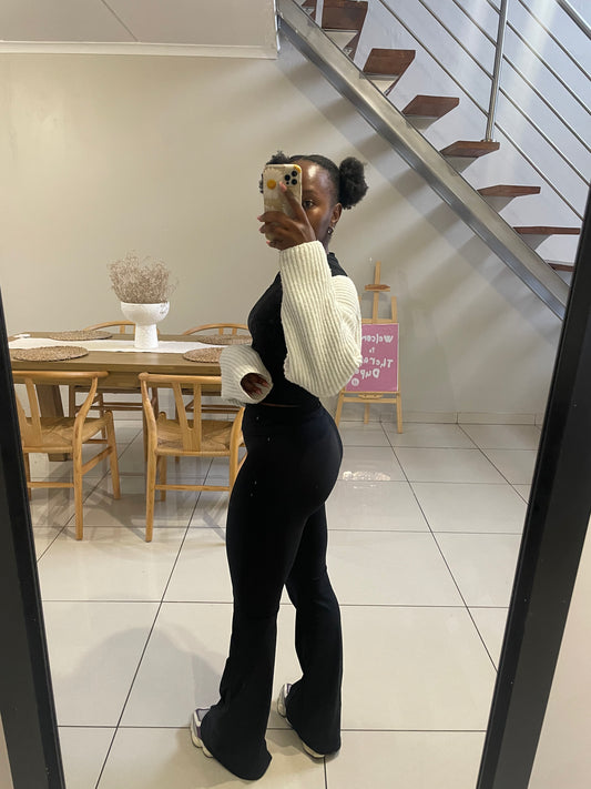 BLACKOUT Flared Leggings